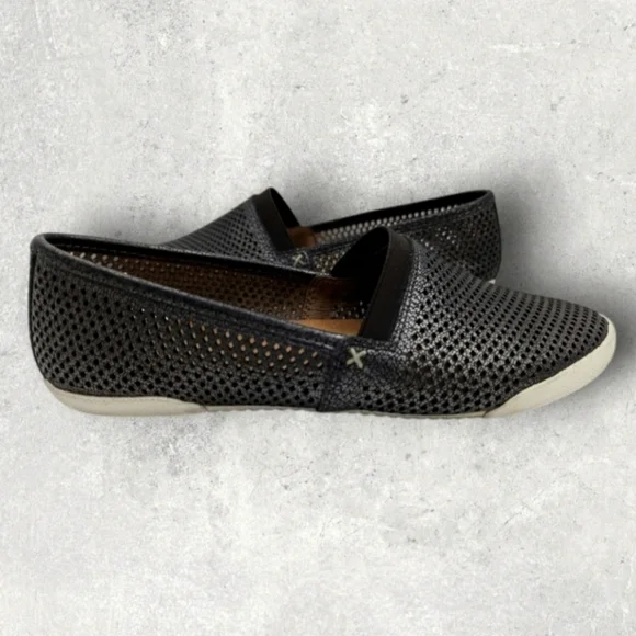 Frye Melanie Pewter Leather Flats Size 6.5 M Metallic - Picture 1 of 12